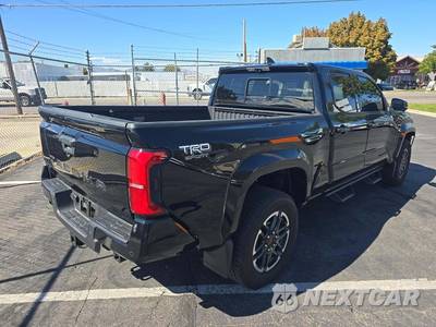 2025 Toyota Tacoma TRD Sport Crew Cab Long Bed - zdjęcie 3 z 23 - miniatura