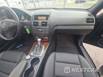 2010 Mercedes-Benz C 300 4MATIC - zdjęcie 19 z 25 - miniatura
