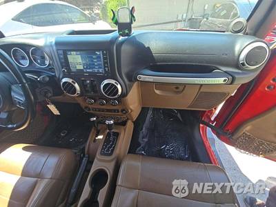2012 Jeep Wrangler Unlimited Sahara - zdjęcie 19 z 27 - miniatura