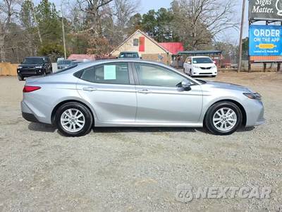 2025 Toyota Camry LE - zdjęcie 5 z 25 - miniatura