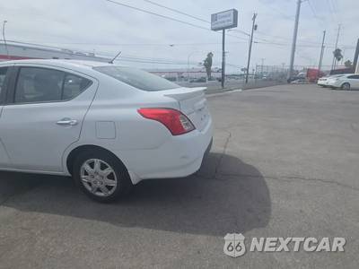 2018 Nissan Versa Sedan SV - zdjęcie 3 z 34 - miniatura