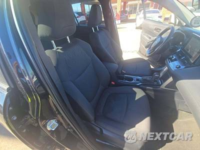 2023 Toyota Corolla Cross LE - zdjęcie 15 z 21 - miniatura