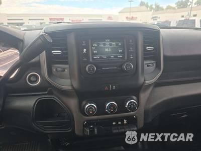 2019 Ram 3500 Tradesman Crew Cab Long Bed DRW - zdjęcie 7 z 32 - miniatura
