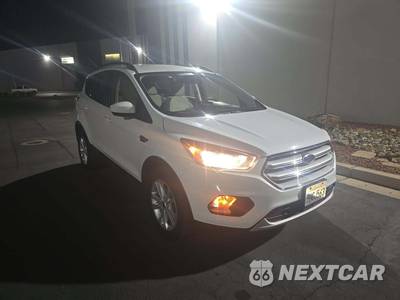 2018 Ford Escape SE - zdjęcie 4 z 26 - miniatura