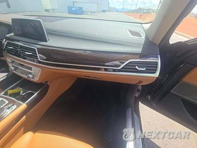 2021 BMW 7 Series Sedan 740i - zdjęcie 16 z 27 - miniatura