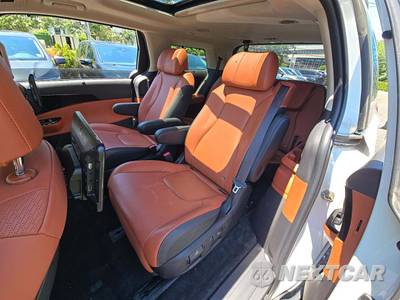 2022 Kia Carnival MPV SX Prestige 121.7" WB - zdjęcie 13 z 26 - miniatura