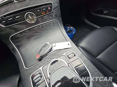 2016 Mercedes-Benz C 300 4MATIC - zdjęcie 8 z 29 - miniatura