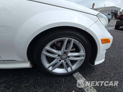 2013 Mercedes-Benz C 300 4MATIC Sedan - zdjęcie 23 z 27 - miniatura