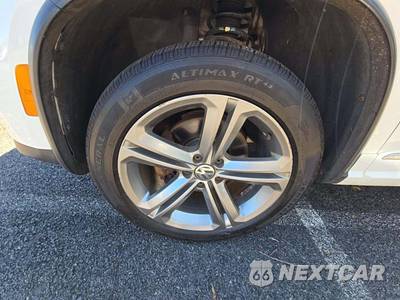2017 Volkswagen Tiguan Sport - zdjęcie 21 z 25 - miniatura