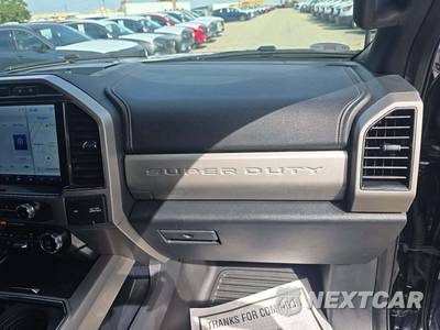 2022 Ford Super Duty F-250 Lariat Crew Cab Medium Bed - zdjęcie 19 z 27 - miniatura