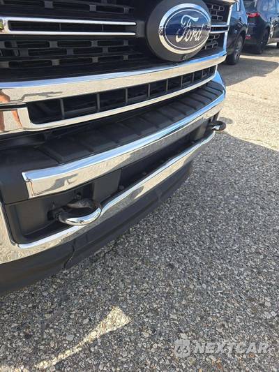 2022 Ford Super Duty F-250 Lariat Crew Cab Medium Bed - zdjęcie 22 z 27 - miniatura