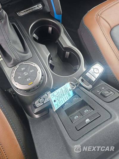 2023 Ford Bronco Outer Banks Advanced - zdjęcie 8 z 23 - miniatura