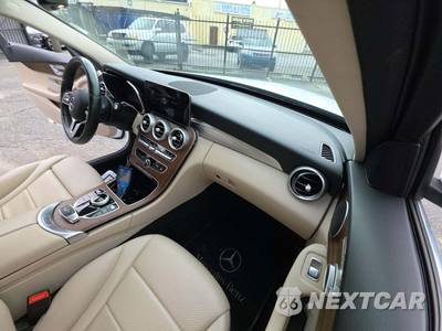 2021 Mercedes-Benz C 300 4MATIC Sedan - zdjęcie 19 z 24 - miniatura