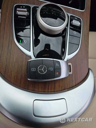 2021 Mercedes-Benz C 300 4MATIC Sedan - zdjęcie 8 z 24 - miniatura