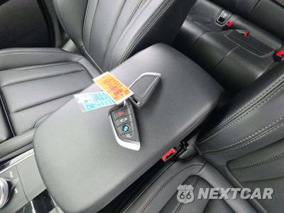 2024 BMW X4 Sports Activity Coupe xDrive30i - zdjęcie 8 z 21 - miniatura