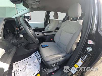 2026 Toyota Sienna LE 8-Passenger 120.5" WB - zdjęcie 6 z 23 - miniatura