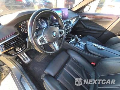 2021 BMW 5 Series Sedan 530i xDrive M SPORT LINE - zdjęcie 10 z 20 - miniatura