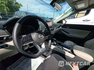 2025 Nissan Altima SV - zdjęcie 10 z 20 - miniatura