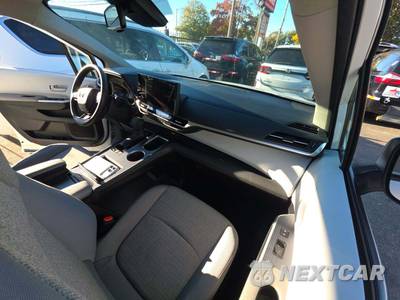 2026 Toyota Sienna LE 8-Passenger 120.5" WB - zdjęcie 20 z 22 - miniatura