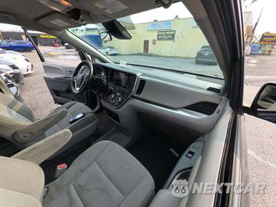2019 Toyota Sienna L 7-Passenger 119.3" WB - zdjęcie 20 z 21 - miniatura