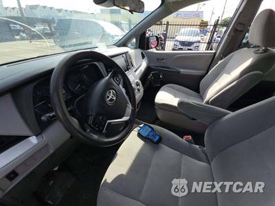 2020 Toyota Sienna L 7-Passenger 119.3" WB - zdjęcie 10 z 28 - miniatura