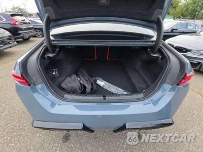 2026 BMW M5 Sedan - zdjęcie 14 z 21 - miniatura