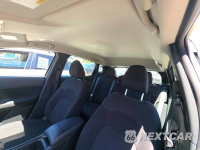 2025 Nissan Kicks S - zdjęcie 11 z 21 - miniatura