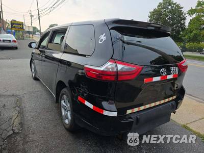 2020 Toyota Sienna L 7-Passenger 119.3" WB - zdjęcie 2 z 21 - miniatura