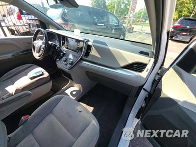 2020 Toyota Sienna L 7-Passenger 119.3" WB - zdjęcie 20 z 21 - miniatura
