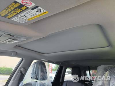 2015 Toyota Highlander Limited - zdjęcie 8 z 23 - miniatura