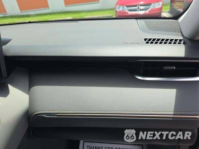 2024 Toyota Venza XLE - zdjęcie 16 z 19 - miniatura