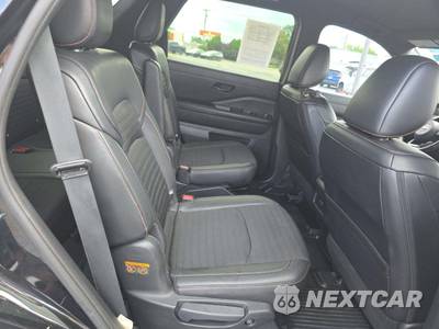 2023 Nissan Pathfinder Rock Creek - zdjęcie 14 z 22 - miniatura