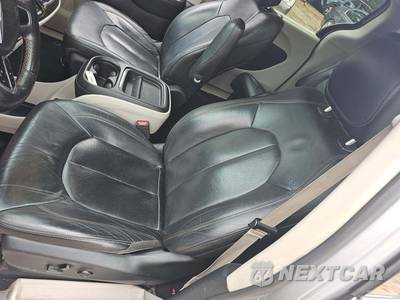2020 Chrysler Pacifica Touring L 121.6" WB - zdjęcie 3 z 27 - miniatura