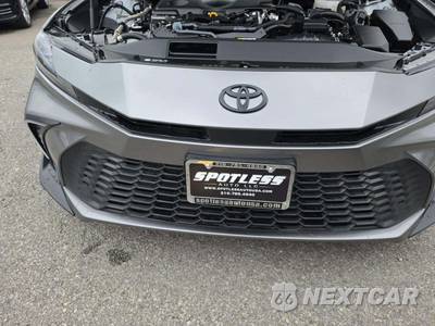 2025 Toyota Camry SE - zdjęcie 19 z 21 - miniatura