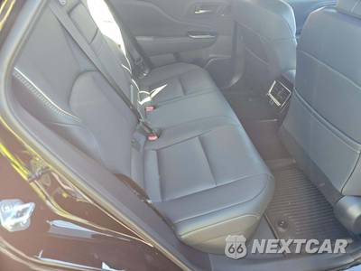 2026 Toyota Crown Signia Limited - zdjęcie 16 z 21 - miniatura