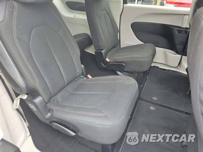 2017 Chrysler Pacifica Touring 121.6" WB - zdjęcie 17 z 24 - miniatura