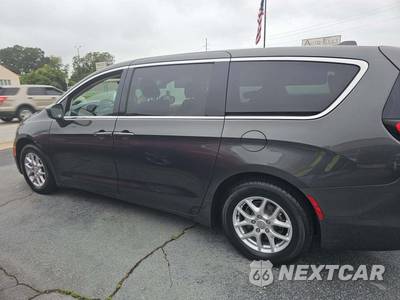 2017 Chrysler Pacifica Touring 121.6" WB - zdjęcie 2 z 24 - miniatura