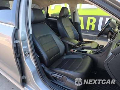 2013 Volkswagen Passat 2.5L SE w/Sunroof & Navigation - zdjęcie 18 z 26 - miniatura
