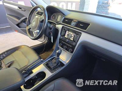 2013 Volkswagen Passat 2.5L SE w/Sunroof & Navigation - zdjęcie 19 z 26 - miniatura