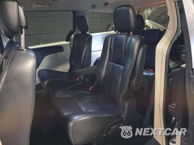 2015 Chrysler Town & Country Touring 121.2" WB - zdjęcie 10 z 21 - miniatura