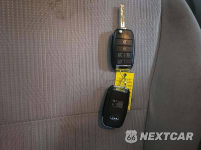 2020 Kia Sedona LX 120.5" WB - zdjęcie 8 z 21 - miniatura