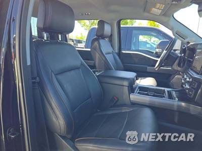 2025 Ford Super Duty F-250 Lariat Crew Cab Medium Bed - zdjęcie 18 z 20 - miniatura