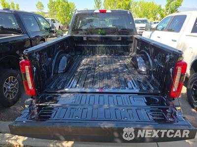 2025 Ford Super Duty F-250 Lariat Crew Cab Medium Bed - zdjęcie 14 z 20 - miniatura