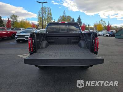 2025 Ford F-150 LARIAT Crew Cab Short Bed - zdjęcie 11 z 17 - miniatura