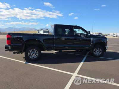 2026 Ford Super Duty F-350 Lariat Crew Cab Medium Bed - zdjęcie 4 z 20 - miniatura