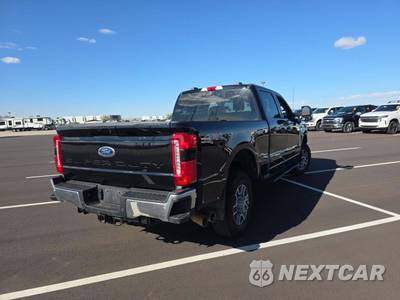 2026 Ford Super Duty F-350 Lariat Crew Cab Medium Bed - zdjęcie 3 z 20 - miniatura