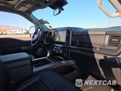 2024 Ford Super Duty F-350 Lariat Crew Cab Medium Bed - zdjęcie 19 z 20 - miniatura