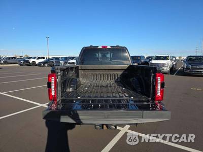 2024 Ford Super Duty F-350 Lariat Crew Cab Medium Bed - zdjęcie 14 z 20 - miniatura