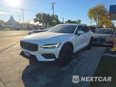 2022 Volvo V60 Cross Country T5