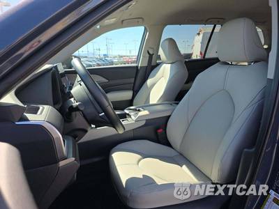 2026 Toyota Grand Highlander XLE - zdjęcie 3 z 19 - miniatura